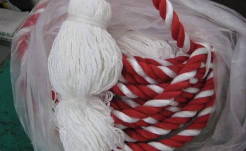 お祭りで使用する紅白ロープ
